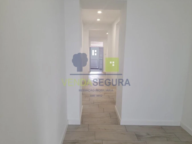 Moradia T2 para Venda em Selmes Foto 8