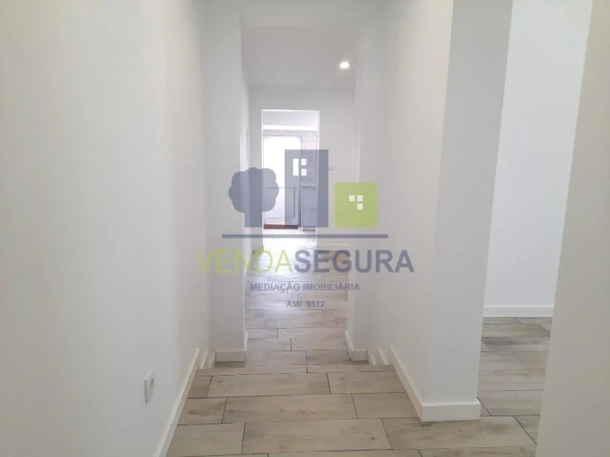 Moradia T2 para Venda em Selmes Foto 9