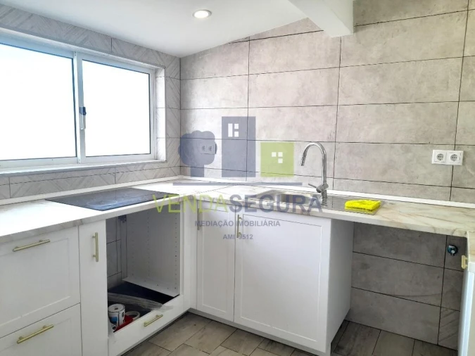 Moradia T2 para Venda em Selmes Foto 25