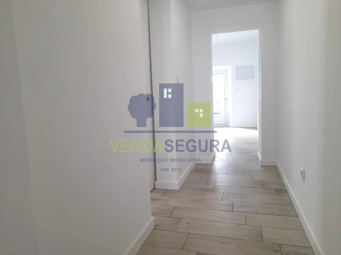 Moradia T2 para Venda em Selmes Foto 21