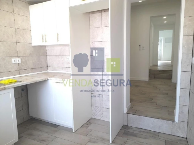 Moradia T2 para Venda em Selmes Foto 15