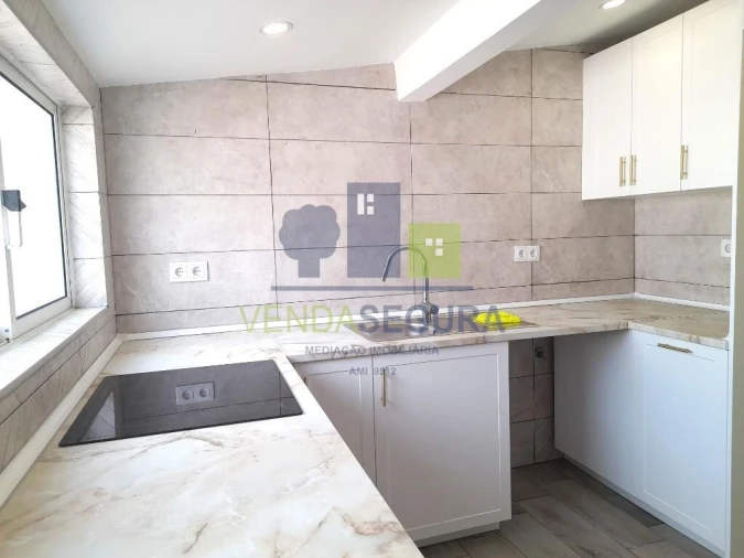 Moradia T2 para Venda em Selmes Foto 16