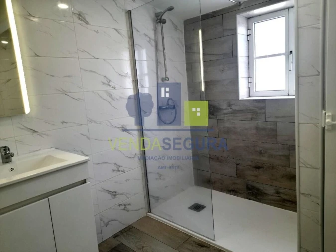 Moradia T2 para Venda em Selmes Foto 23