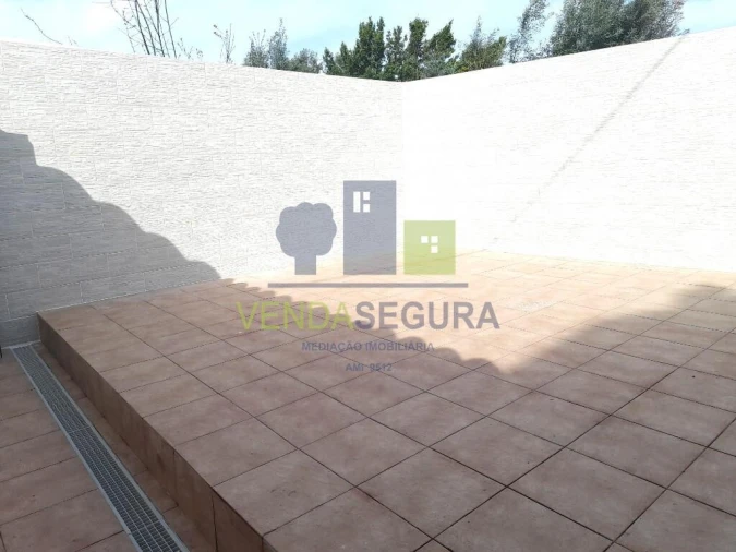 Moradia T2 para Venda em Selmes Foto 18