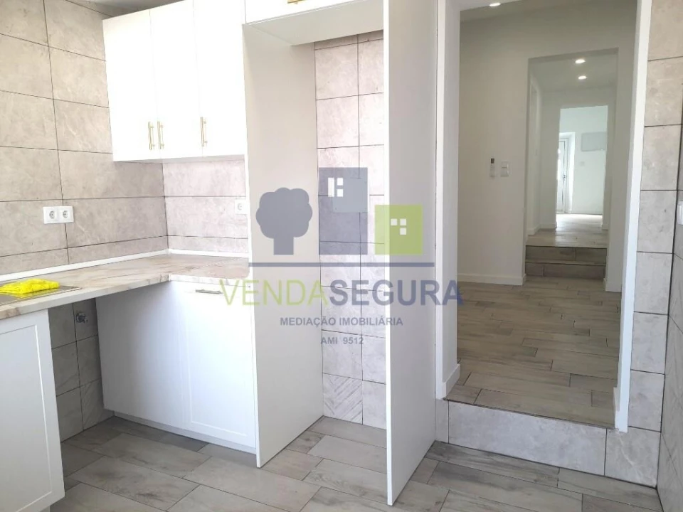 Moradia T2 para Venda em Selmes Foto 15