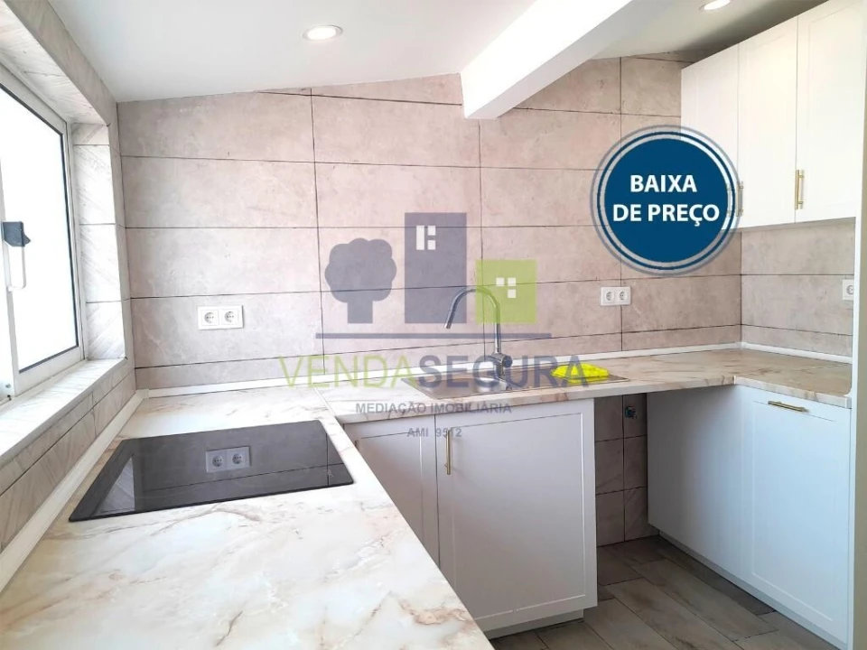 Moradia T2 para Venda em Selmes Foto 1