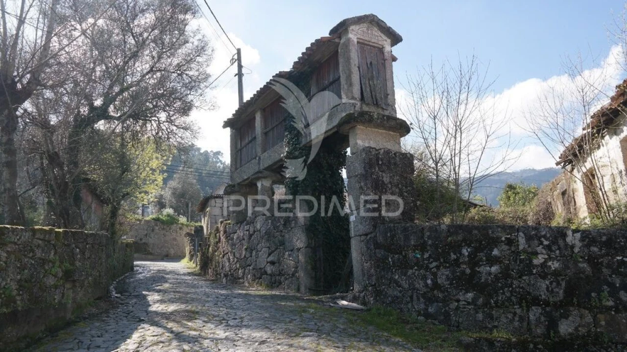 Moradia T4 para Venda em Rio Caldo Foto 9