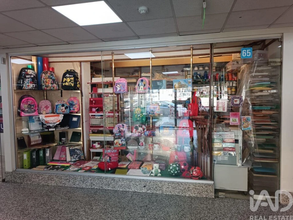 Loja para Venda em Carcavelos e Parede Foto 2