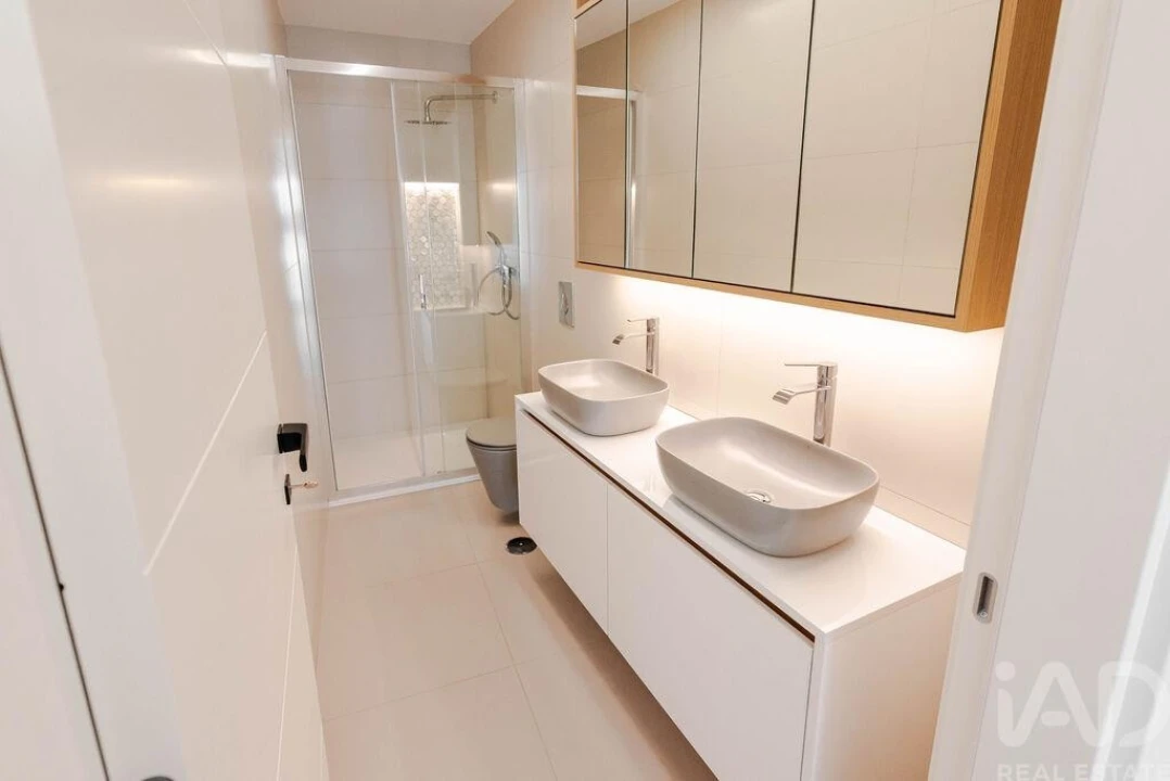 Moradia T3 para Venda em Quelfes Foto 15