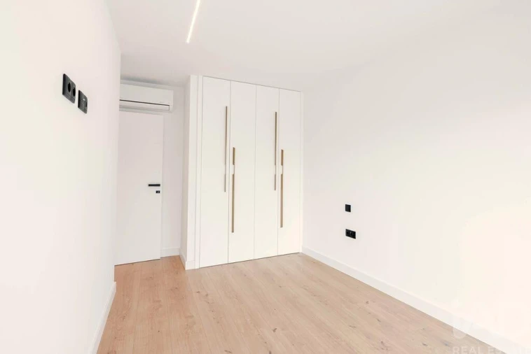 Moradia T3 para Venda em Quelfes Foto 21