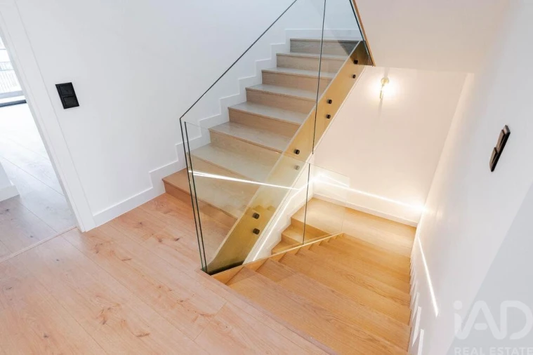 Moradia T3 para Venda em Quelfes Foto 12