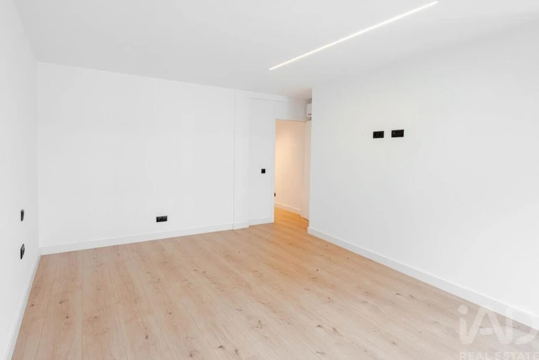 Moradia T3 para Venda em Quelfes Foto 14