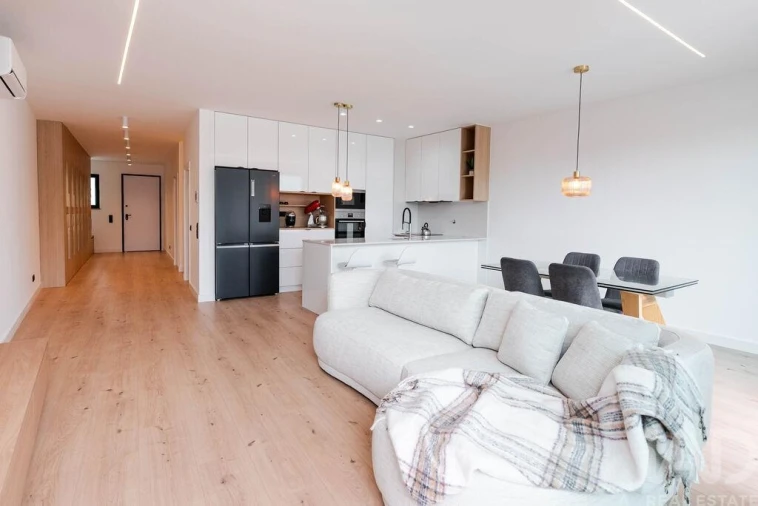 Moradia T3 para Venda em Quelfes Foto 6