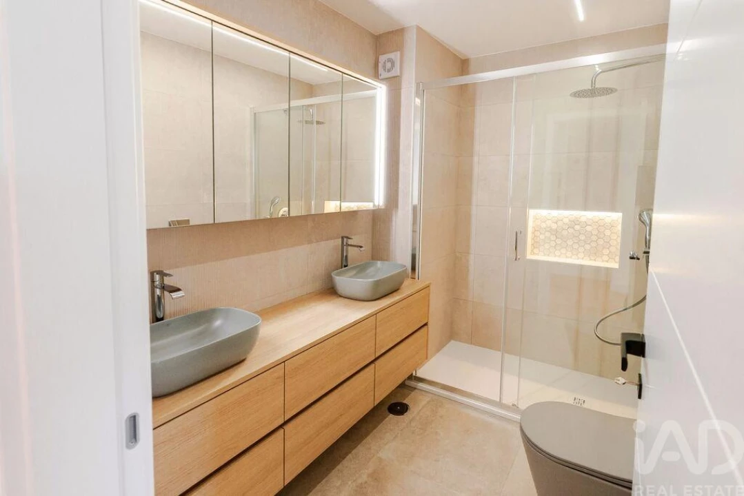 Moradia T3 para Venda em Quelfes Foto 22