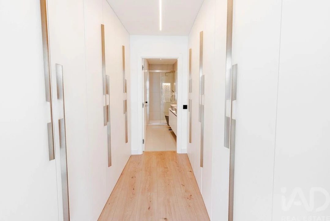 Moradia T3 para Venda em Quelfes Foto 13