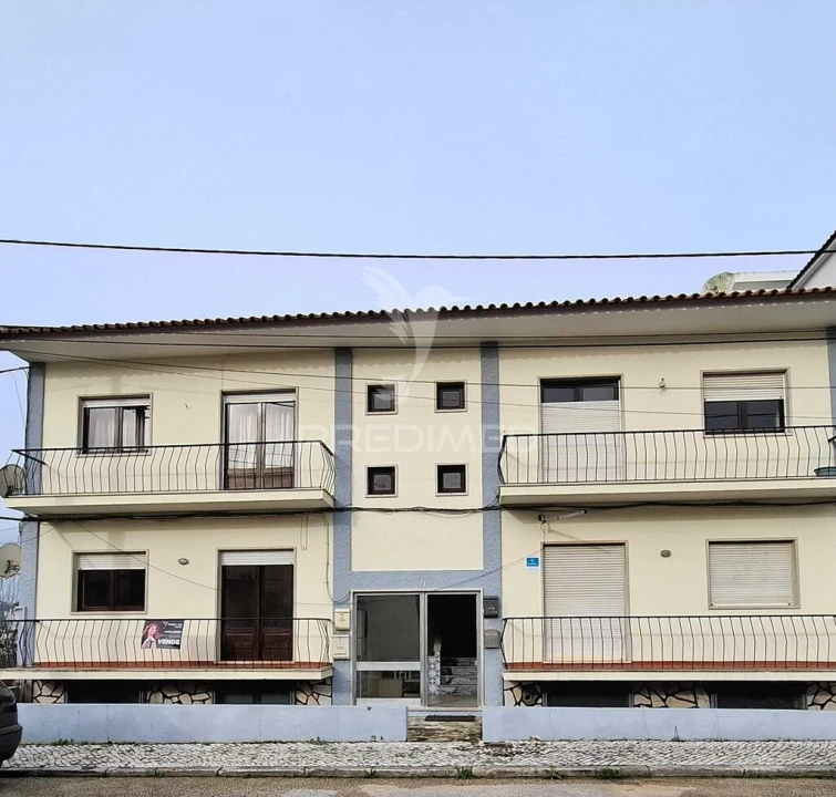 Apartamento T2 para Venda em Alcobaça e Vestiaria Foto 1