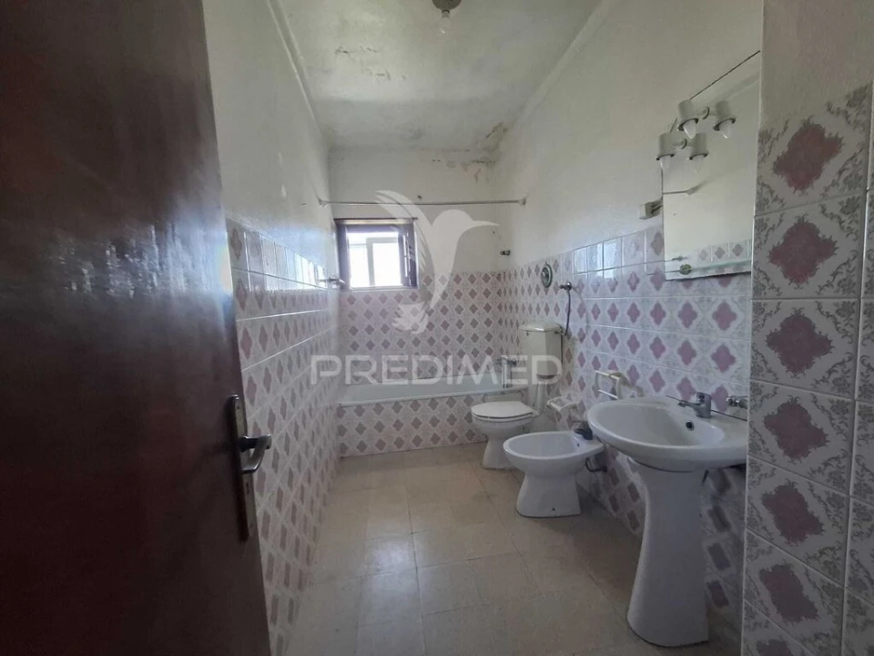 Apartamento T2 para Venda em Alcobaça e Vestiaria Foto 9