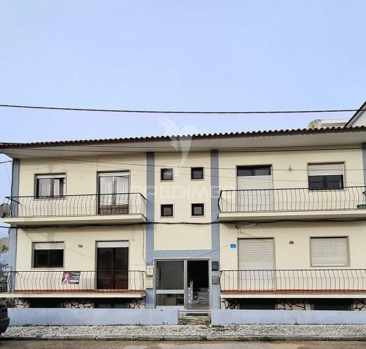 Apartamento T2 para Venda em Alcobaça e Vestiaria Foto 1