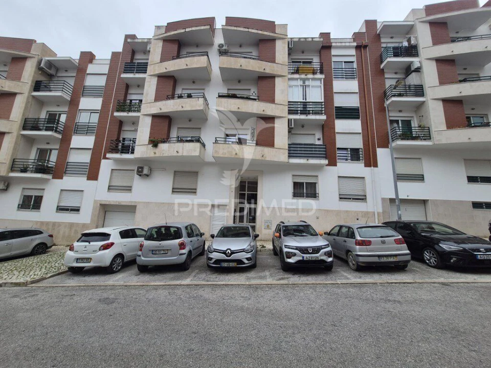 Apartamento T2 para Venda em Laranjeiro e Feijó Foto 1