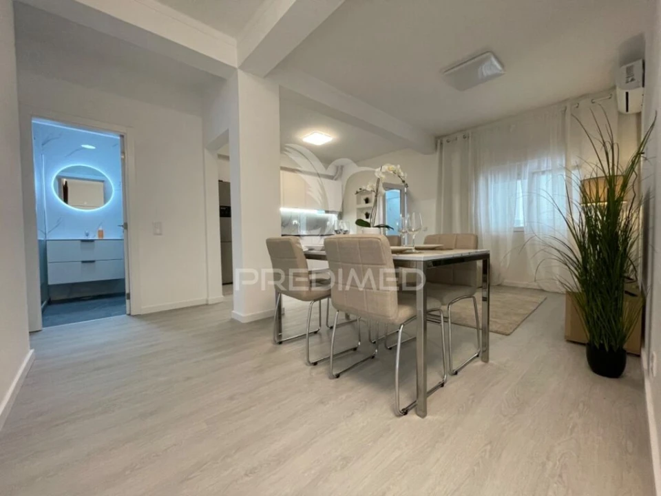 Apartamento T2 para Venda em Faro (Sé e São Pedro) Foto 2