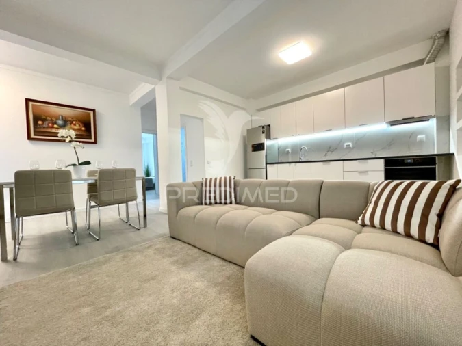 Apartamento T2 para Venda em Faro (Sé e São Pedro) Foto 1