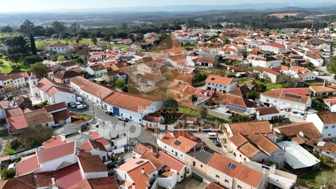 Moradia T3 para Venda em Azoia de Cima e Tremês Foto 15