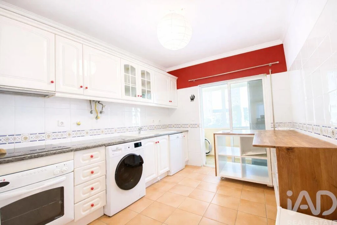 Apartamento T3 para Venda em Quelfes Foto 6