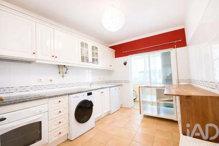 Apartamento T3 para Venda em Quelfes Foto 5