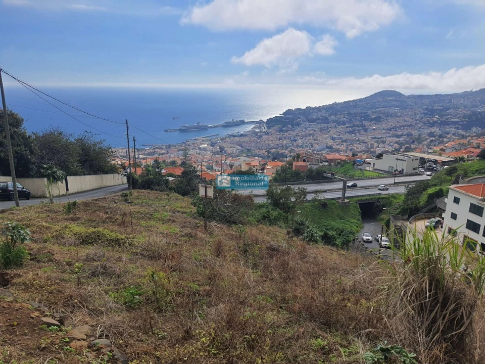Terreno para Venda em Funchal (Santa Maria Maior) Foto 2