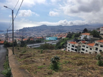 Terreno para Venda em Funchal (Santa Maria Maior)
