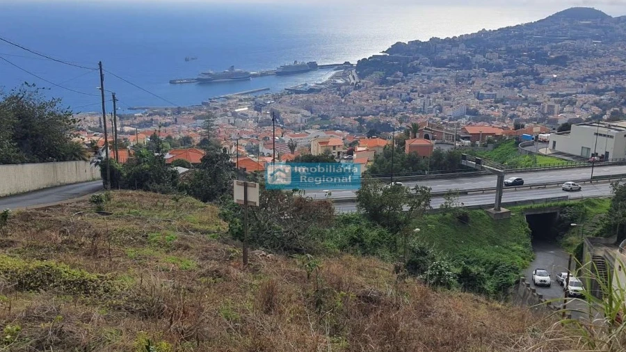 Terreno para Venda em Funchal (Santa Maria Maior)