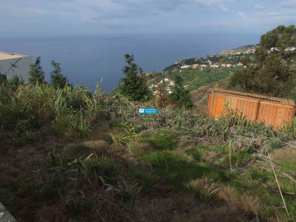 Terreno para Venda em Arco da Calheta Foto 2