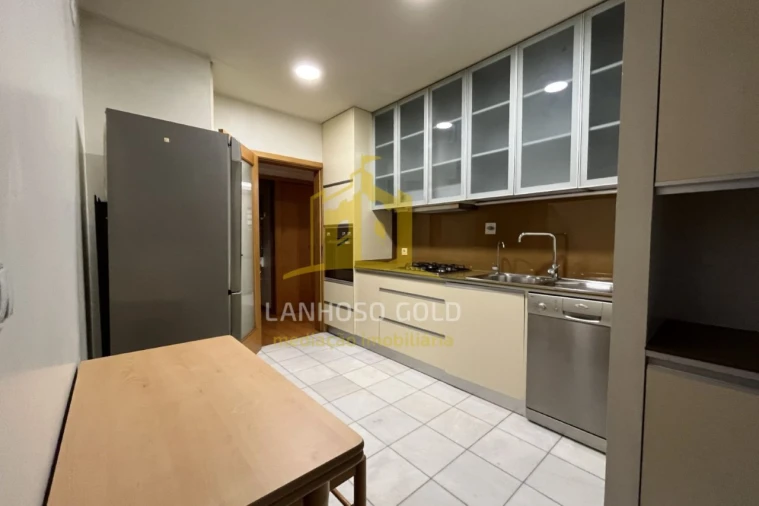 Apartamento T3 para Venda em Braga (São José de São Lázaro e São João do Souto) Foto 3