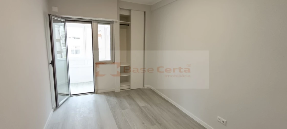 Apartamento T2 para Venda em Oeiras e São Julião da Barra, Paço de Arcos e Caxias Foto 9