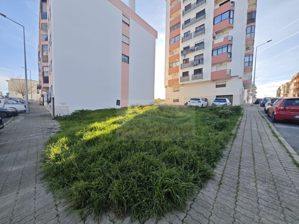 Terreno para Venda em Queluz e Belas Foto 3