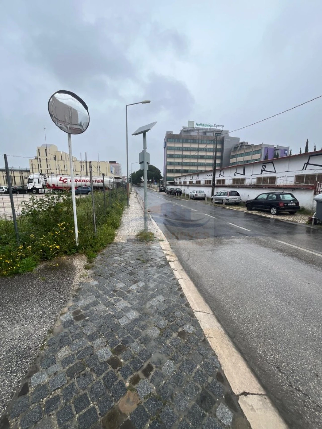 Terreno para Venda em Sacavém e Prior Velho Foto 8