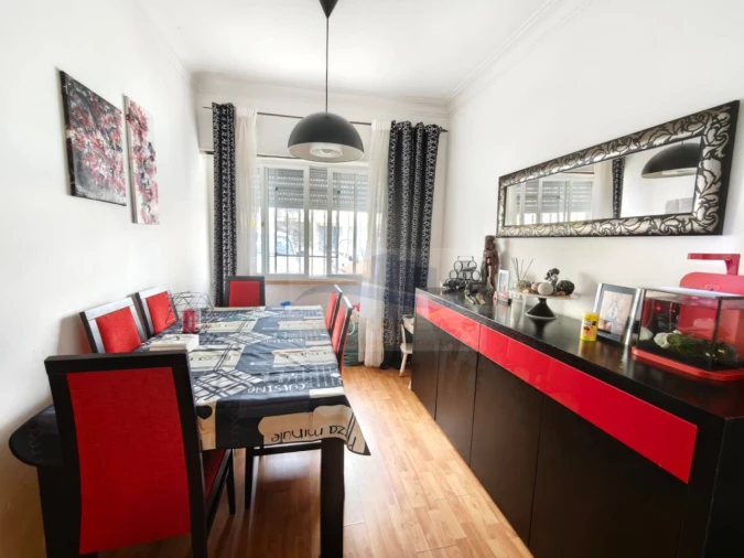 Apartamento T2 para Venda em Agualva e Mira-Sintra Foto 7