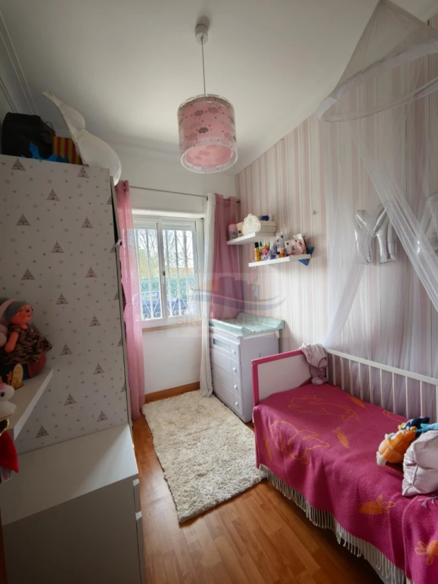 Apartamento T2 para Venda em Agualva e Mira-Sintra Foto 18