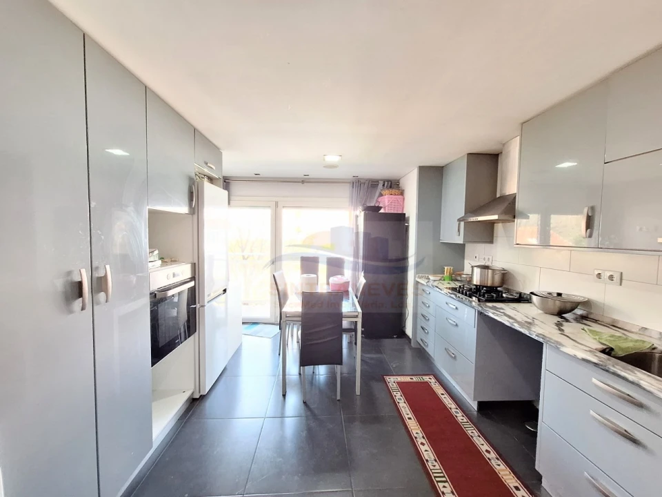 Apartamento T2 para Venda em Venteira Foto 3