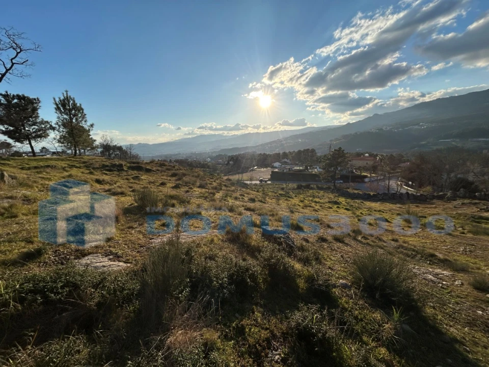 Terreno para Venda em Adoufe e Vilarinho de Samardã Foto 3