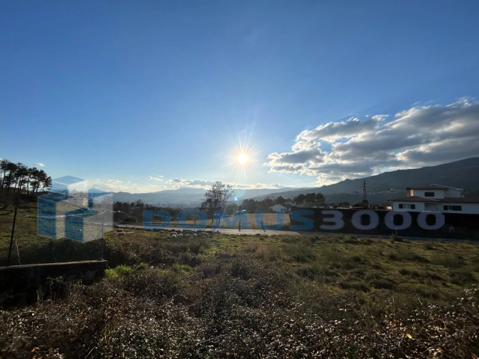 Terreno para Venda em Adoufe e Vilarinho de Samardã Foto 12