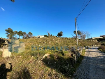 Terreno para Venda em Adoufe e Vilarinho de Samardã