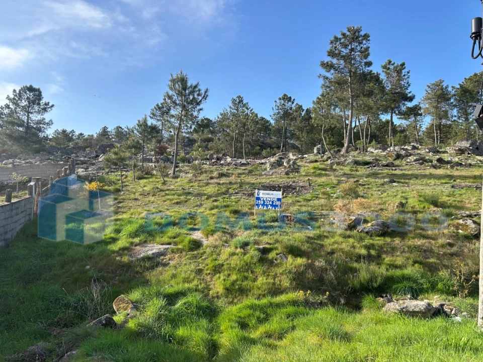 Terreno para Venda em Mouçós e Lamares Foto 1