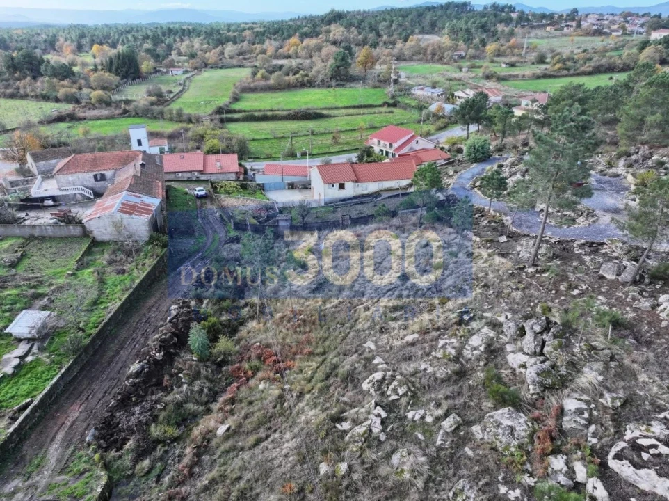 Terreno para Venda em Mouçós e Lamares Foto 1