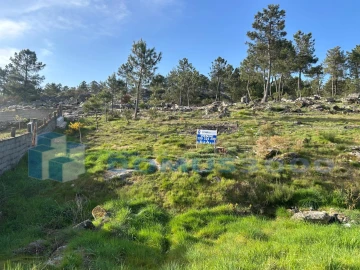 Terreno para Venda em Mouçós e Lamares