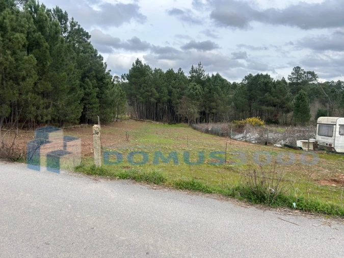 Terreno para Arrendamento em Andrães Foto 2