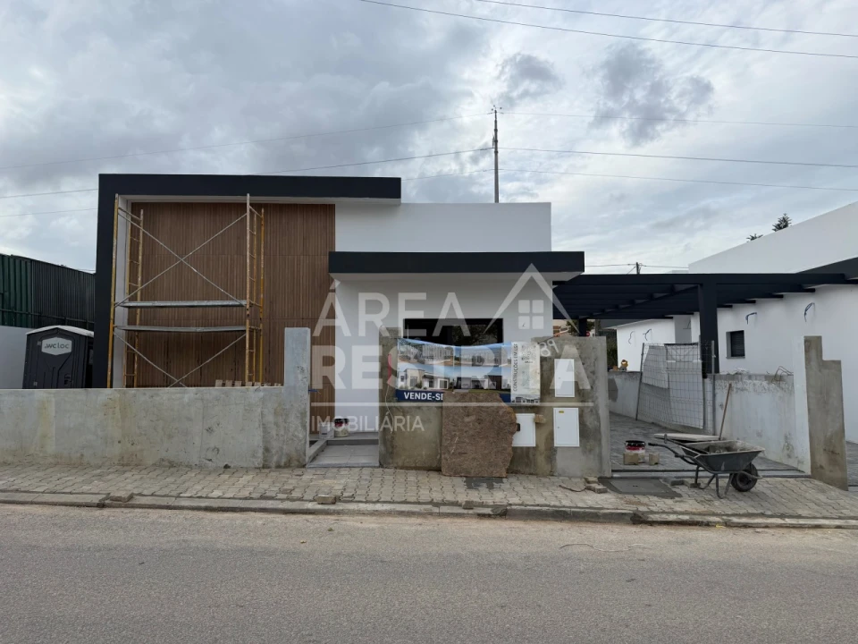 Moradia T3 para Venda em Fernao Ferro Foto 1