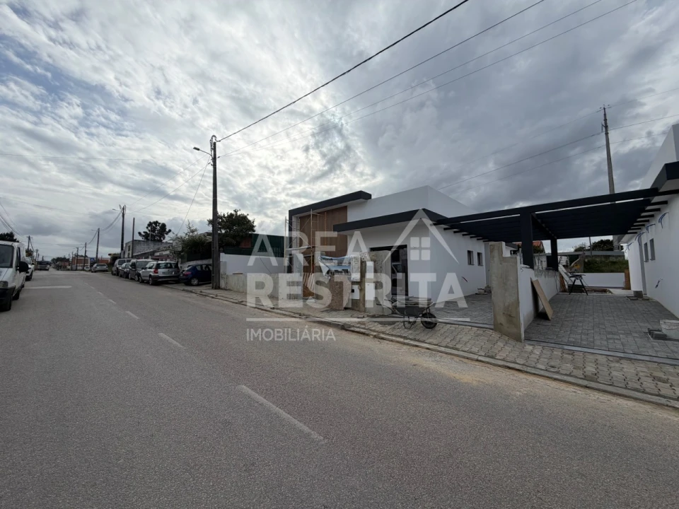 Moradia T3 para Venda em Fernao Ferro Foto 2