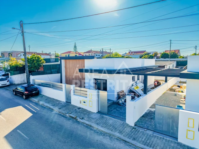 Moradia T3 para Venda em Fernao Ferro Foto 5