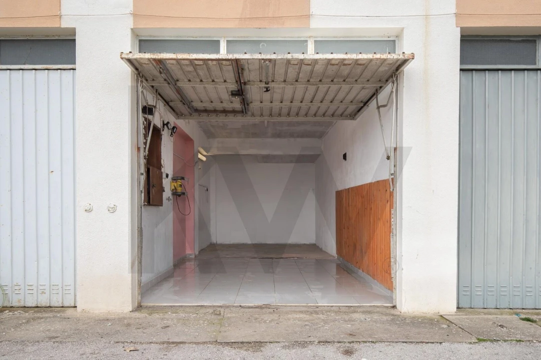 Garagem para Venda em Vila Franca de Xira Foto 3